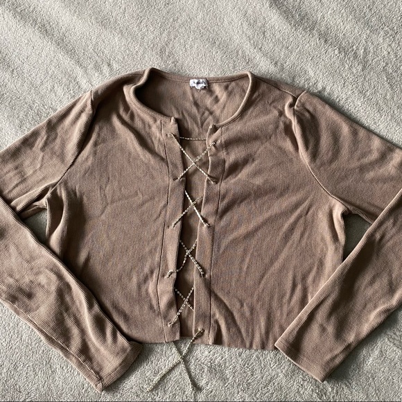 Beige long sleeve cropped long sleeve - Picture 1 of 1